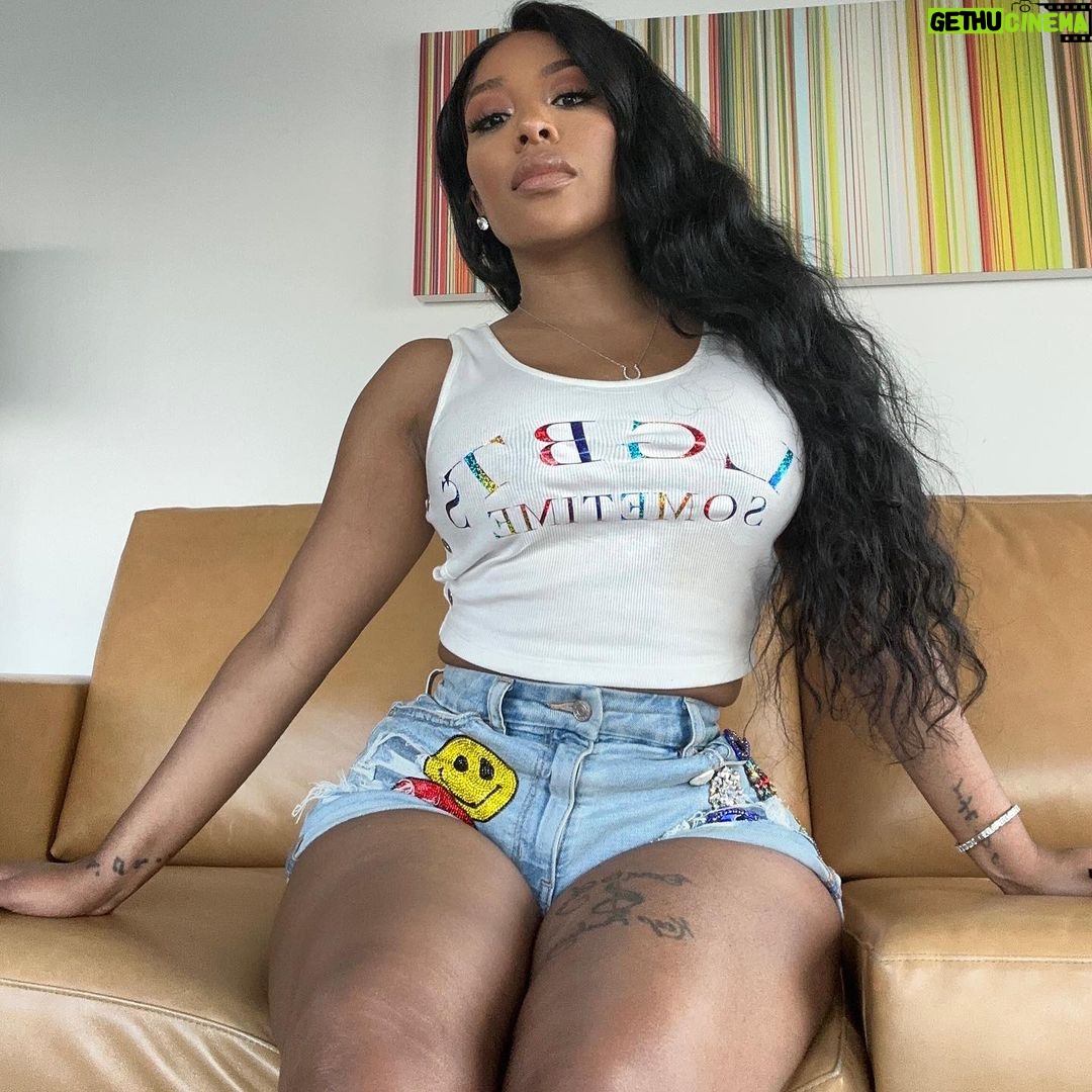 K. Michelle Instagram - This that grown woman, the era of some class, I go get it I do not sell this ass😩❤️ Good Morning Yall! #happyPride
