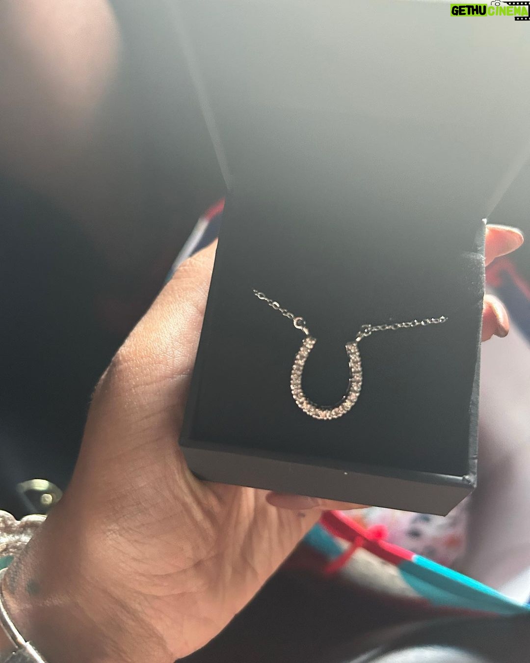 K. Michelle Instagram - A little bit of my kick ass day! I’ll post my 2 performances, but first I must sleep before my other performance tomorrow! Just know dreams really come true and God will make room for you gift. Thank you @cma @essence @theshaderoom and @abc ( who’s next) 🙏🏽❤️
