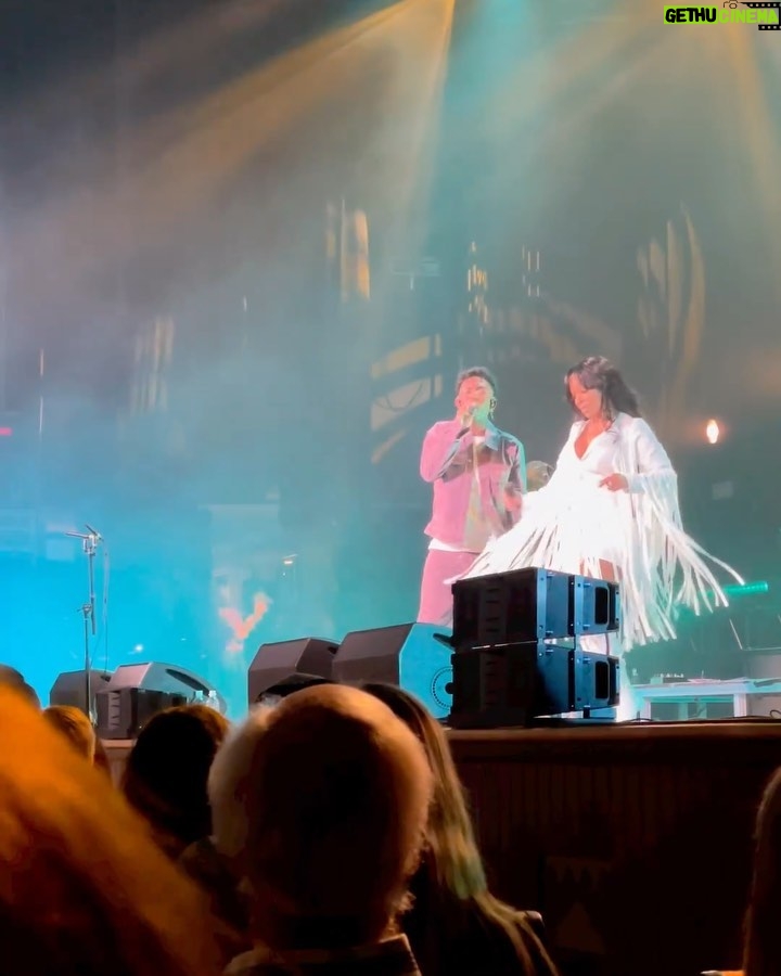 K. Michelle Instagram - Nashville, happy dump! Thanks again @breland for having me! It was such an honor to perform at the historic Ryman Auditorium. A dream of all musicians in Nashville! The crowd rocked out!!!!! @kimberlyispuddin