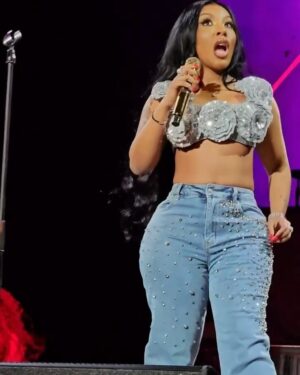K. Michelle Instagram - I watch people try to take a lot from me, but God won’t let them take my gift. If I don’t do nothing else I’ll put on a show🫶🏽 Sold out last night. Thank Columbia SC. Very blessed to just do what I ❤️