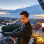 Kai Instagram - With #yslbeauty #LIBRE #입생로랑뷰티