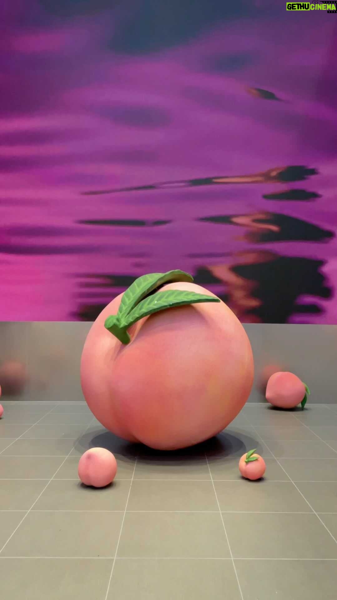 Kai Instagram - 다같이 복숭아를 따볼까요 ㅋㅋ🍑🍑🍑🍑#카이 #KAI #엑소 #EXO #weareoneEXO #Peaches