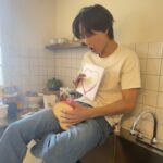 Kai Instagram - 🍑😮 🎧 2021.11.30. 6PM KST