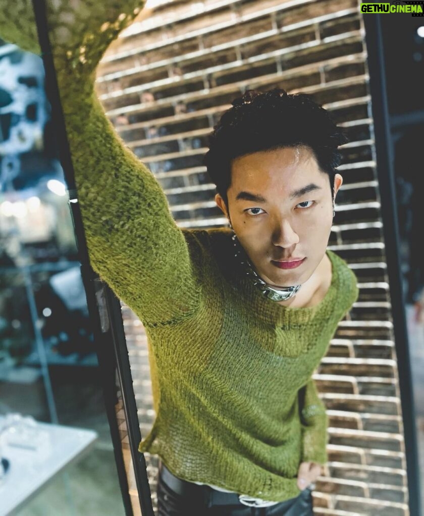 Kai-Yi Chang Instagram - 最愛飾品 @recoverydesign 在台北開設了第一家實體店，不僅僅只有Recovery自己的商品，還有他們的選品，全部都來自台灣設計師品牌，只能說：超帥！ 地點：大安區忠孝東路三段217巷5弄5號1樓 #recovery #accessories #lifestyle #lifestyleblogger #actor #actorlifestyle #accessoriesoftheday