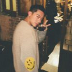 Kai-Yi Chang Instagram – 第四年在自家辦生日。

謝謝禾禾 @zhongher 讓這一切變成經典
謝謝鍾瑶 @aviis_zhong 都要處理我這麻煩的人
謝謝四坪酒吧 @barsiping 硬塞了30個人
謝謝MM @modern_mode2001 所有同事的幫忙

謝謝昨天來參加的朋友們～
沒有辦法一次標籤大家，就不標囉！
發文的現在還在宿醉…但內心都是感謝…
謝謝你們來玩，每年都要繼續相聚喔💕

除了謝謝，還是謝謝！楷奕下台一鞠躬～

#lifestyle #birthday #birthdaycake #birthdayparty #nightlife #nightclub 四坪酒吧 Sì píng