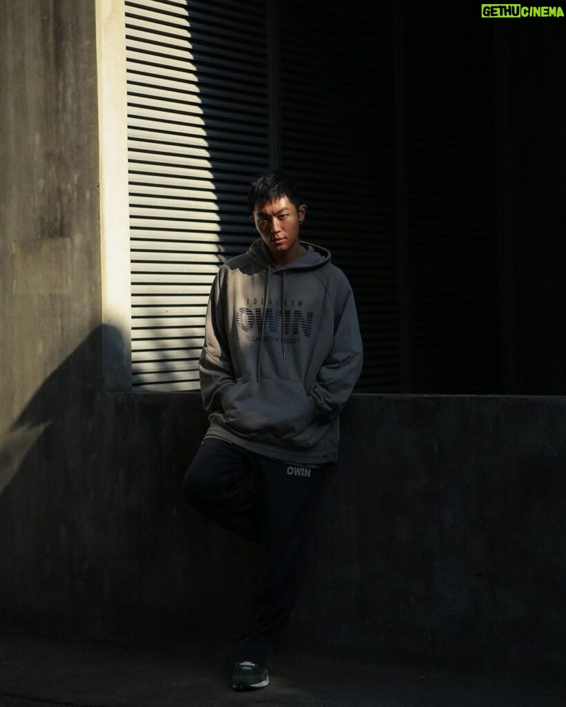 Kai-Yi Chang Instagram - @idealism_official X @s.h.owin_2004 跨界聯名。 帥的！謝謝你們… Photographer @paulshuan #idealism #lifestyle #lifestyleblogger #actor #actorslife #outdoors #streetsnap 臺北小巨蛋