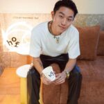 Kai-Yi Chang Instagram – 我最愛的 @everydayobject.us 

在松菸/ VENUE 辦公廳舍1樓 ！立足了第一間實體店hof，有咖啡、午茶、選品以及葡萄酒，都讓EO為我們的生活帶來了更多的經典美好…

假日沒地方去，就去 @everydayobject.hof 喝杯咖啡吧…

Photographer @peinnacam 

#everydayobjects #everydayobject_us #hof #hofcafe #lifestyle #lifestyleblogger #actor #actorslife 松菸文創園區