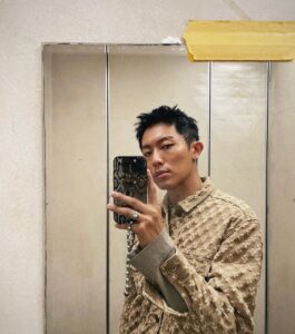 Kai-Yi Chang Instagram - 也是一天。 今天拍品牌形象、穿搭… 接著吃滷味、參加愛的酒吧小活動。 充實…臉很紅，不要介意！ Jacket @supremenewyork By @opmm.taipei Pants @dazedtw Shoes @adidas @adidas_tw #island #acnestudios #beachlife #rafsimons #taipeicitylife #lifestyle #lifestyleblogger #calvinklein #actor #actorslife #ganryu #commdesgarcons #supreme #denim 微風南山 Breeze Nan Shan