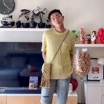 Kai-Yi Chang Instagram – 針織最適合今天。

稍稍回溫的天氣，就很適合穿著短袖針織上衣
一條補丁、破壞的牛仔褲，就可以很舒服！

Knitted top @stussy 
Jeans @levis_taiwan 
Shoes @converse_tw x @wackomaria_guiltyparties 

#knittedsweater #knitting #knittedtop #levis #levistaiwan #converse #wackomaria #lifestyle #fashionstyle #stussy #actor #actorlifestyle 國父紀念館捷運站