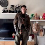 Kai-Yi Chang Instagram – 高溫18度，豔陽高照。

如此完美無瑕的天氣，決定可愛復古過一天…
好好享受這樣的生活、美好的日子。

要看到最後喔，我在裝可愛、我是皮諾丘！

Leather jacket by @2ndstreet_taiwan 
Belt @viviennewestwoodtaiwan
Accessories @__doublet__ 

#stylish #style #fashionblogger #lifestyle #lifestyleblogger #actorslife #actors #leatherjacketstyle #leatherjacket #newvintage #stussy 國父紀念館