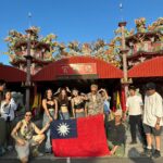 Kai-Yi Chang Instagram - 突然想起KAPITAL花絮沒分享… 在去年拍攝 @kapitalglobal 的幕後花絮，這麼多可愛的時刻，卻忘記分享…該死！ 不管是跳日月潭、平田和宏先生吃小吃、大家一起打麻將…都是非常不同凡響的回憶。 今年，我一定要去東京-惠比壽找大家！ #BLUEMAGPIE #藍鵲 #denim #嬉皮士 #調和 #harmony #LOVEandPEACEandHARMONY #CRAFTMANSHIPandLIVERTY #challenge #factorybrand #kapital #kountry #2024 日月潭朝霧碼頭