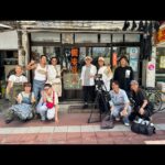 Kai-Yi Chang Instagram - 突然想起KAPITAL花絮沒分享… 在去年拍攝 @kapitalglobal 的幕後花絮，這麼多可愛的時刻，卻忘記分享…該死！ 不管是跳日月潭、平田和宏先生吃小吃、大家一起打麻將…都是非常不同凡響的回憶。 今年，我一定要去東京-惠比壽找大家！ #BLUEMAGPIE #藍鵲 #denim #嬉皮士 #調和 #harmony #LOVEandPEACEandHARMONY #CRAFTMANSHIPandLIVERTY #challenge #factorybrand #kapital #kountry #2024 日月潭朝霧碼頭