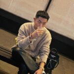 Kai-Yi Chang Instagram – 休息一天。

就讓自己好好的放鬆、散步、探班…
然後在信義區人行道喝一杯，享受自己的生活。

2024年，一切都會順利的！

#stylish #style #fashionblogger #lifestyle #lifestyleblogger #actorslife #actors #goros #chromhearts #kapital #newvintage #acnestudios #draftland Draft Land XINYI