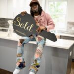 Kai Cenat Instagram - I Officially Accomplished The ONE Goal I’ve Always Dreamed Of As A Kid “Moving My Family Out The Hood” & Now I’m here Closing On My Mom’s First House Of MANY🏠BLESSINGS🍾
