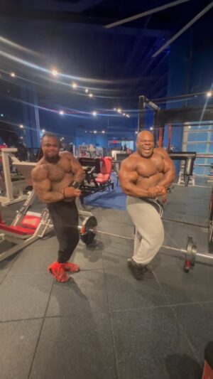 Kai Greene Instagram - Tag your training partner 👇🏾 @quincey_whittington 
Posing after each and every workout! Is a workout in itself!

#KaiGreene
#ThoughtsBecomeThings