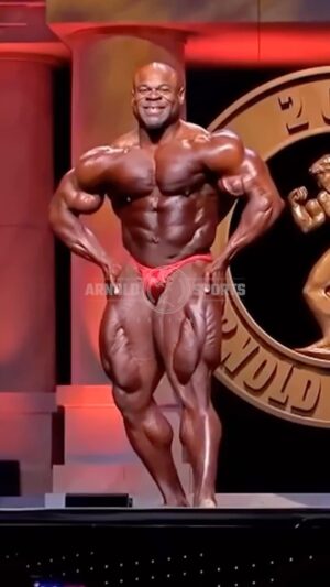 Kai Greene Instagram - #flashbackfriday with 3X Arnold Classic Champion “The Predator” @kaigreene 

#arnoldclassic #fbf #kaigreene #flashback #posing #asf #arnoldsportsfestival #arnoldsports