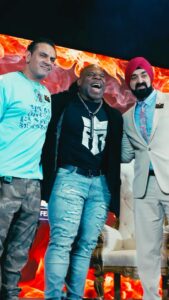 Kai Greene Instagram - Dil da ni maada Embrace yourself for endless fitness, inspiration, & unmatched experiences here @ihff_expo You do not want to miss out on what’s in store. Join us today where we witness fitness soar to new heights while shining light onto the idea of limitless possibilities! Delhi, India