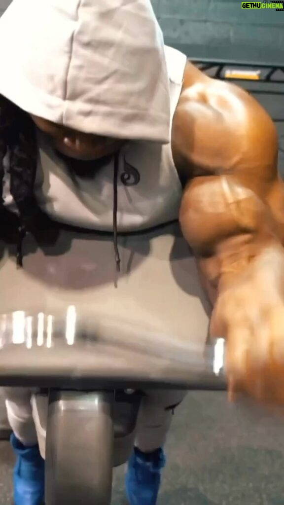 Kai Greene Instagram - LEVEL UP THE COMPETITION 💥 With a vast amount of focus, a humble level of confidence and a whole lot of swagger is one sure fire way for all our training intensity! With @ryderwear you’re not just putting on premium performance wear or another pair of shoes, you’re stamping your determination and your drive to win! The perfect balance between style and substance and combine that with some of the best materials on the market and there’s no telling how far you can go! Let’s keep it positive and let’s encourage one another along the way! 💲 Save An Extra 10% Off 📲 Use Code: KAI10 💪🏾 ryderwear.com/kai #Ryderwear #KaiGreene #Bodybuilding #Reels #Fyp