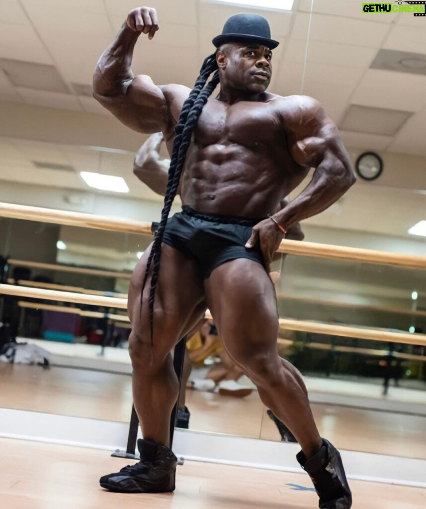 Kai Greene Instagram - Keep pushing yourself, keep striving for excellence! Never lose sight of how far you’ve come along this journey towards achieving your greatness. That’s the motto at @redcon1 locked in, living life at the highest state of readiness! #KaiGreene #Redcon1