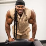 Kai Greene Instagram - THE CHOICE IS YOURS 💪🏾 No matter what you may have envisioned in your mind, and no matter the circumstances of your respective situation, you and only you have the choice on how the narrative plays out! With time, perseverance, and a diligent approach there are no limits to what you can achieve. All you have to do is believe! When it’s time to pay your dues, go harder than ever before with the help from @redcon1 Lock-in and appearance the highest state of readiness. #KaiGreene #Redcon1
