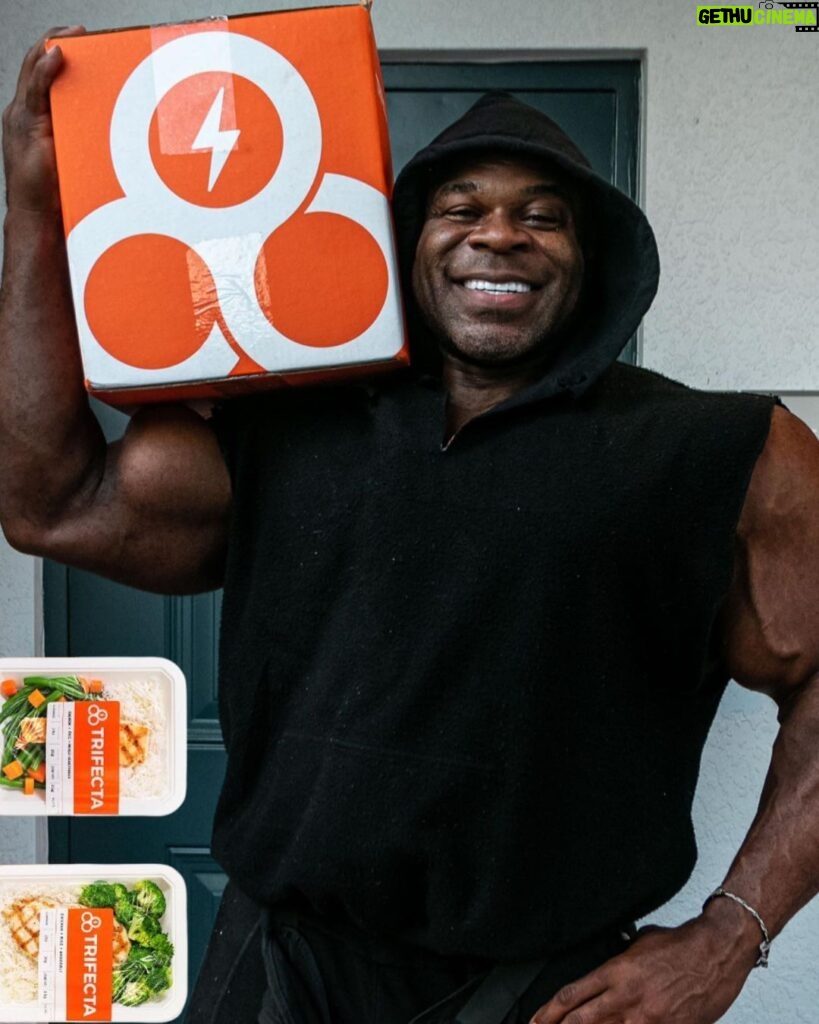Kai Greene Instagram - PROPER PREPARATION 💯 It doesn't matter if you're an amateur athlete or a hard-core bodybuilder; there's one way to get your muscles to grow, and that's by fueling your body with fresh REAL FOOD! It's true in order to perform at our best, whether it’s training we need the proper balance of carbs, proteins, and healthy fats. It can get tricky no doubt, but luckily our good friends @trifecta make finding the right solution simple and easy. Every option they offer is made from scratch, just like you would prepare in your own home, giving you all the benefits of organic produce without having to break your budget and time cooking and cleaning. If you are looking for a simple, effective and delicious way to lose weight or build muscle, then give Trifecta a shot today. ✅ Fresh Organic Options ✅ Delivered Weekly To Your Doorstep ✅ Calorie & Portion Controlled ✅ Low In Salt & No Added Sugars Grab Your Meals LINK IN BIO #KaiGreene #Trifecta