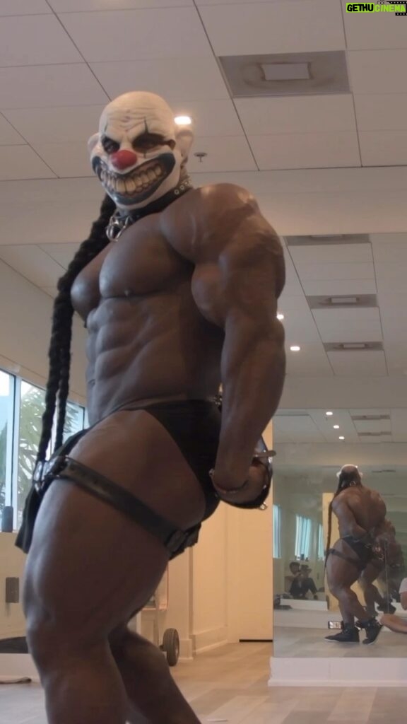 Kai Greene Instagram - NEVER STOP DREAMING 💭 Dreams provide a source of inspiration and motivation. When you have a dream, you have a clear vision of what you want to achieve. It gives you a sense of purpose and direction, something to work towards and strive for. Dreams help you to imagine a better future for yourself and those around you, and they provide the spark that ignites the fire within you to make that future a reality. To never stop dreaming means never stop growing, evolving, and pushing the limits of what is possible. It means that you are always open to new experiences, new opportunities, and new possibilities. When you have the courage to do big things and never give up on the pursuit, you are embracing the limitless potential that exists within you. Dedicate time to self-improvement and tackle each day with relentless focus and strength with the help from @redcon1 #KaiGreene #Redcon1
