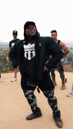 Kai Greene Instagram - Are you ready to master the art of posing?!🧐 check out @kaigreene posing masterclass! 

REMEMBER every pose starts with the floor..UP!