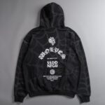 Kai Greene Instagram - DARC DESCENT BEGINS 🌑 Memento Mori + Darc Venom 🕸️ Collection releases tonight at 6PM PST 🐺 @darcsport This DROP is LIMITED & will go FAST! Link In Bio 🔗 Use Code: “KAI” At Checkout 💪🏾 #KaiGreene #DarcSport #ThoughtsBecomeThings