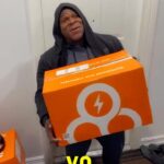 Kai Greene Instagram - Unwrapping GAINS! @Trifecta just dropped off mine and Mini Kai’s latest meal prep just in time for the holidays! 🎄🙌 Quality ingredients, tailored portions, every bite will have us FUELED going into the New Year! Click the link in my bio to start the New Year right! 💪📝 #trifecta #mealprep