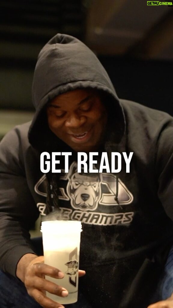 Kai Greene Instagram - STAY READY 💥 Recover today and be ready for tomorrow! @corechamps EAA’s fuels muscle protein synthesis for better endurance and quicker recovery. AND with 8 different flavors to choose from there’s something for everybody! Scoop. Shake. Dominate 💪🏾 #LetsWORK!!! Bred To Be A Champion 🏆 #KaiGreene #CoreChamps #ThoughtsBecomeThings