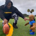 Kai Greene Instagram - Play with Me and MiniKai this season and you might just win! Download @underdogfantasy (link in bio) Use my Code KaiGreene, deposit anywhere from $10-$200 and get your deposit matched! Let’s goooo 🏈 #kaigreene #underdogfantasy