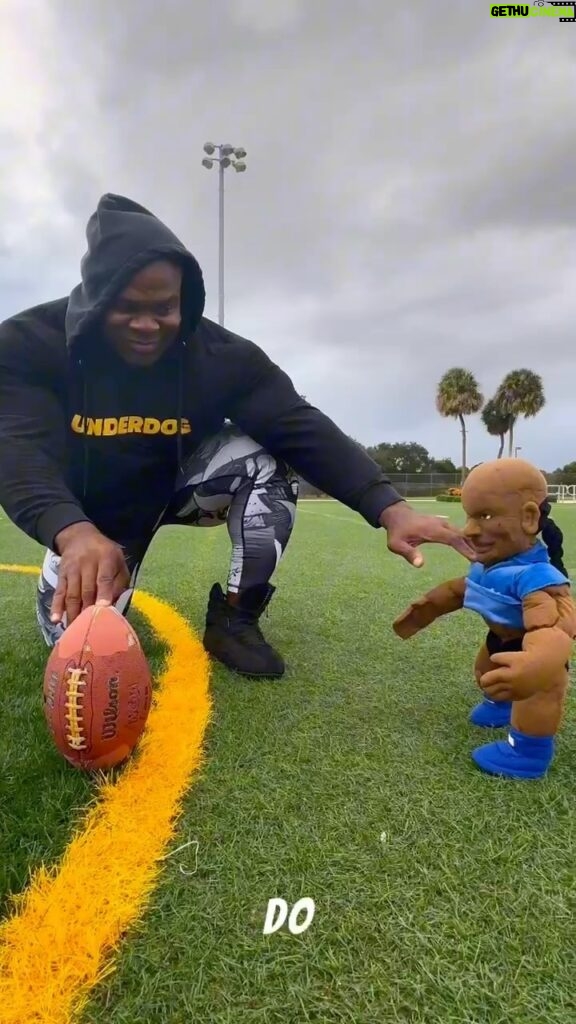 Kai Greene Instagram - Play with Me and MiniKai this season and you might just win! Download @underdogfantasy (link in bio) Use my Code KaiGreene, deposit anywhere from $10-$200 and get your deposit matched! Let’s goooo 🏈 #kaigreene #underdogfantasy