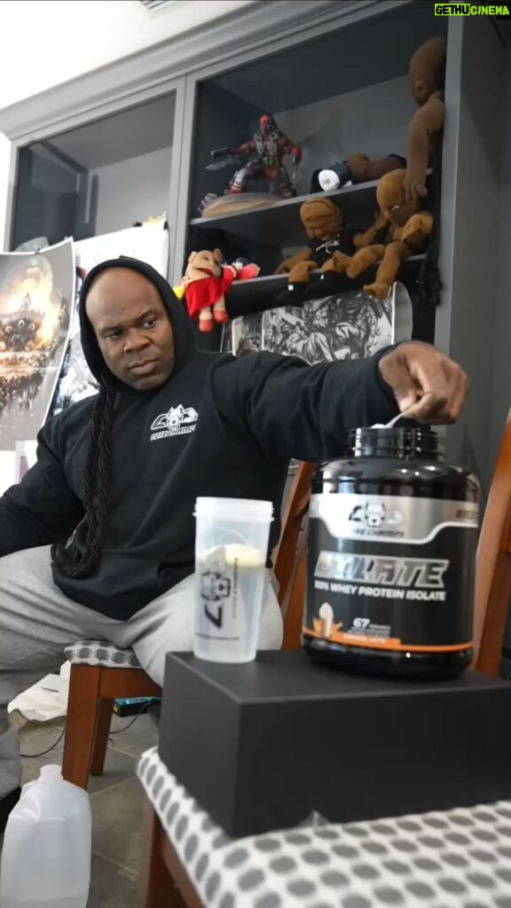 Kai Greene Instagram - In both bodybuilding and art, progress takes time and dedication! - Powered by: @corechamps Post workout Isolate Protein