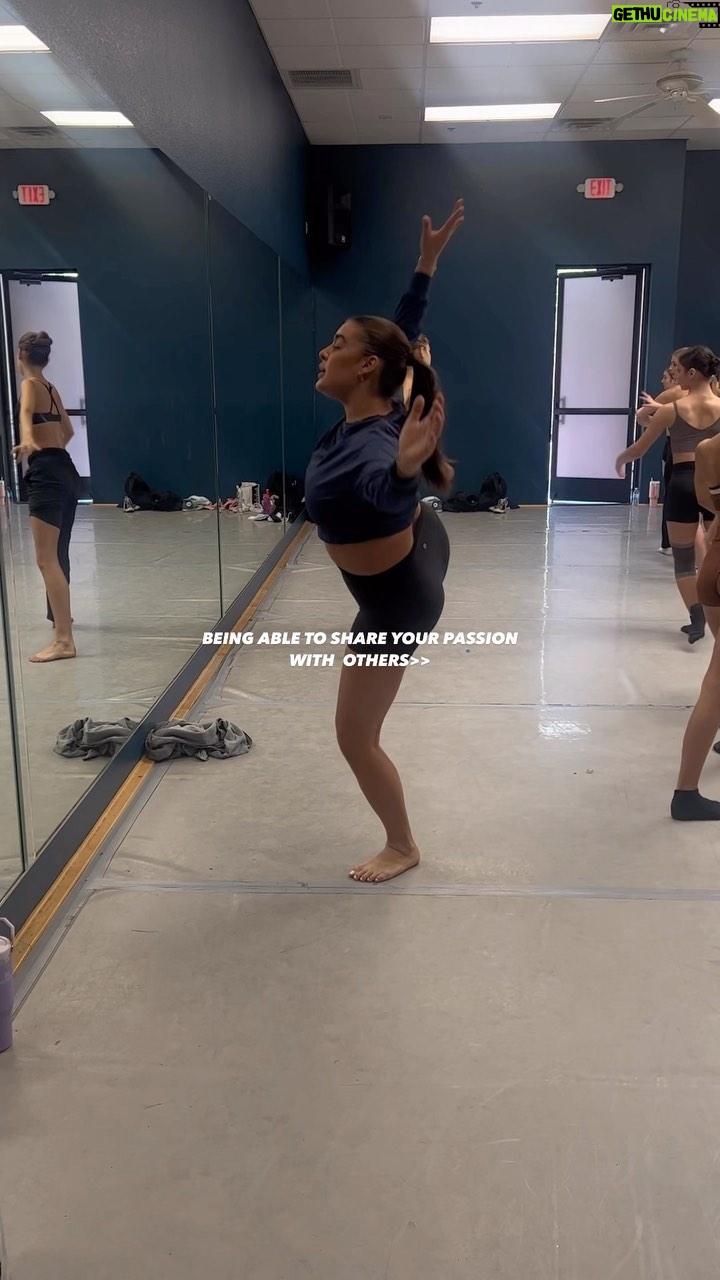 Kalani Hilliker Instagram - Thank you everyone who came to dance with me π€ππ»β¨π«ΆπΌ