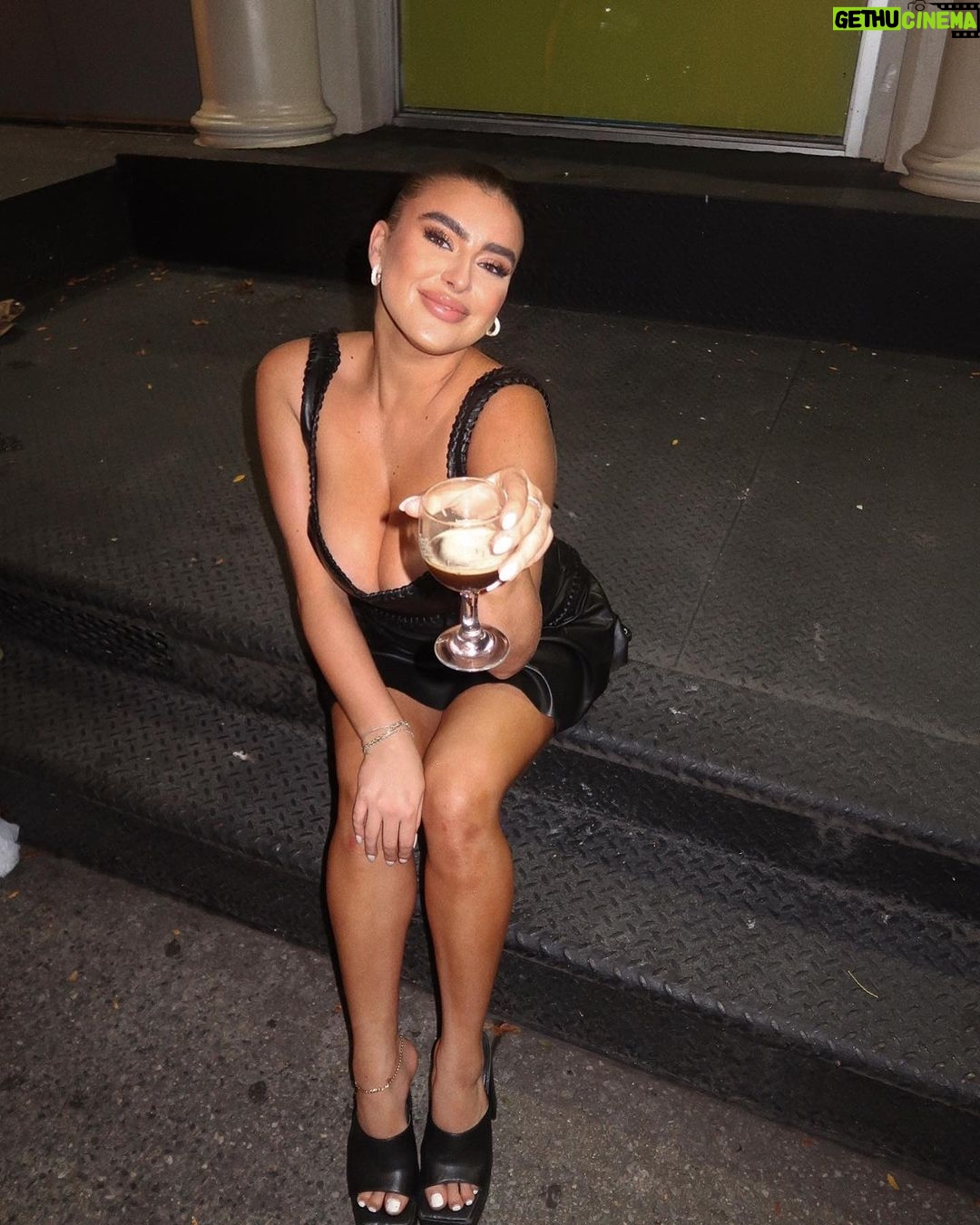 Kalani Hilliker Instagram - Side walk martinis 🍸 New York, New York