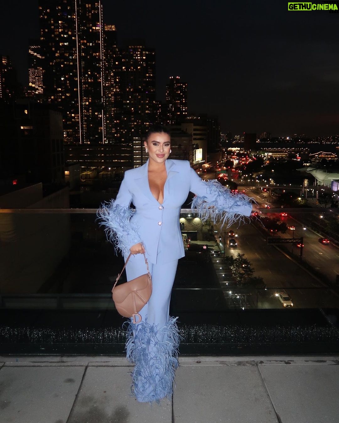 Kalani Hilliker Instagram - @jovanifashions last night 🤍🌃 New York, New York