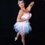 Kalani Hilliker Instagram - Swan lake🦢