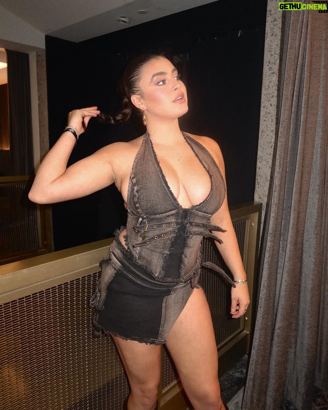 Kalani Hilliker Instagram - mamacita cita cita Talking Stick Resort Arena