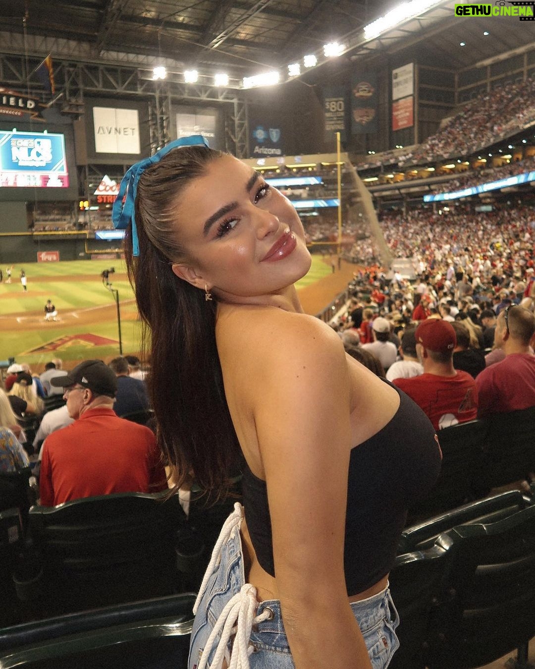 Kalani Hilliker Instagram - Let’s go d-backs let’s go⚾️❤️🐍 Chase Field Az Diamondbacks