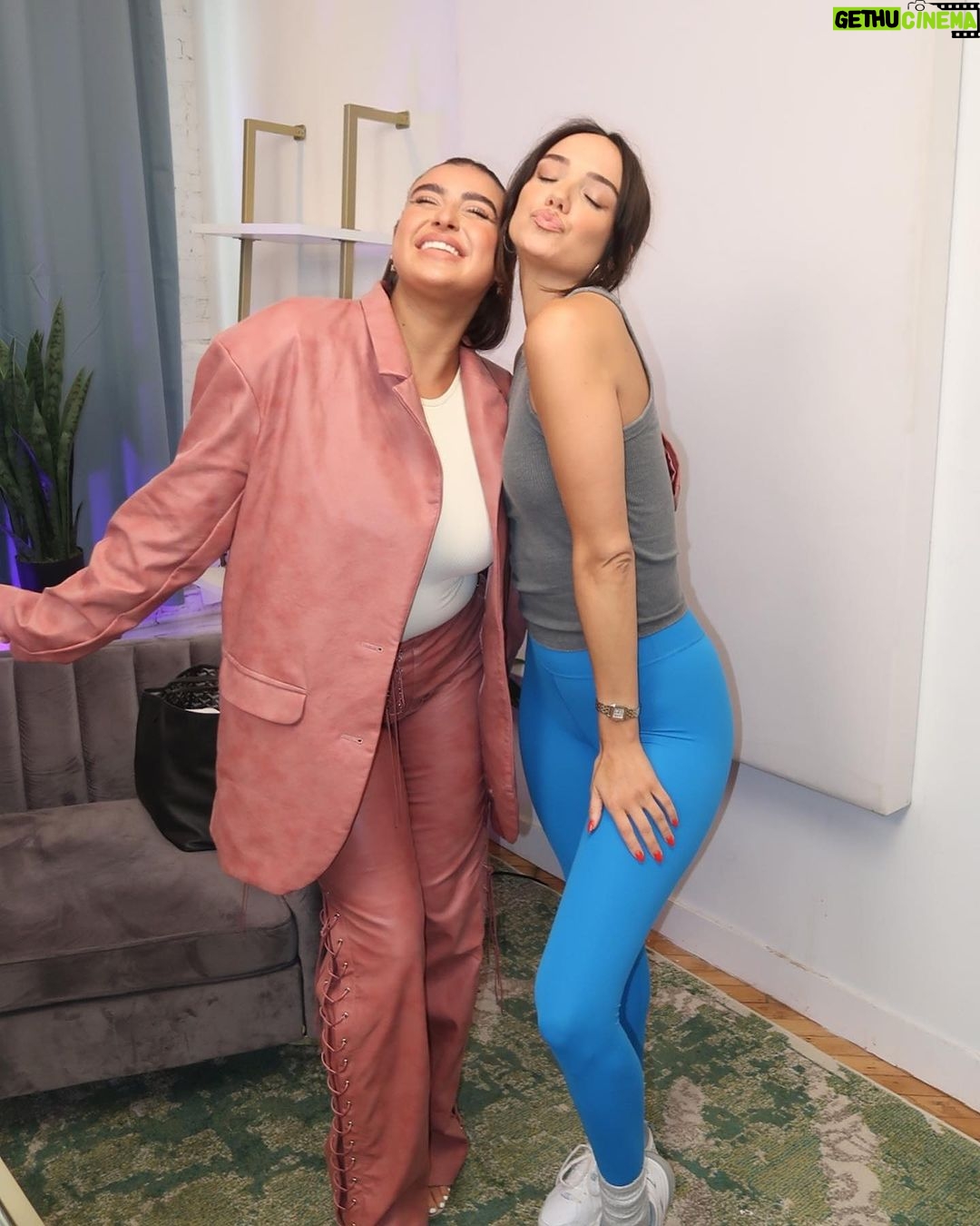 Kalani Hilliker Instagram - my sister from another mister frfr 🤍 episode live now🎤🎙️
