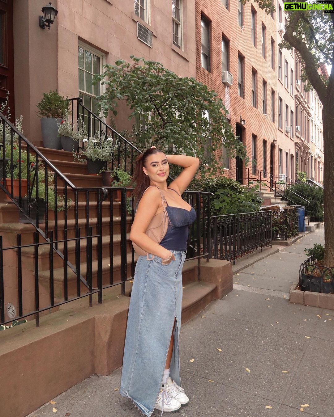 Kalani Hilliker Instagram - maps said it’s my turn New York, New York