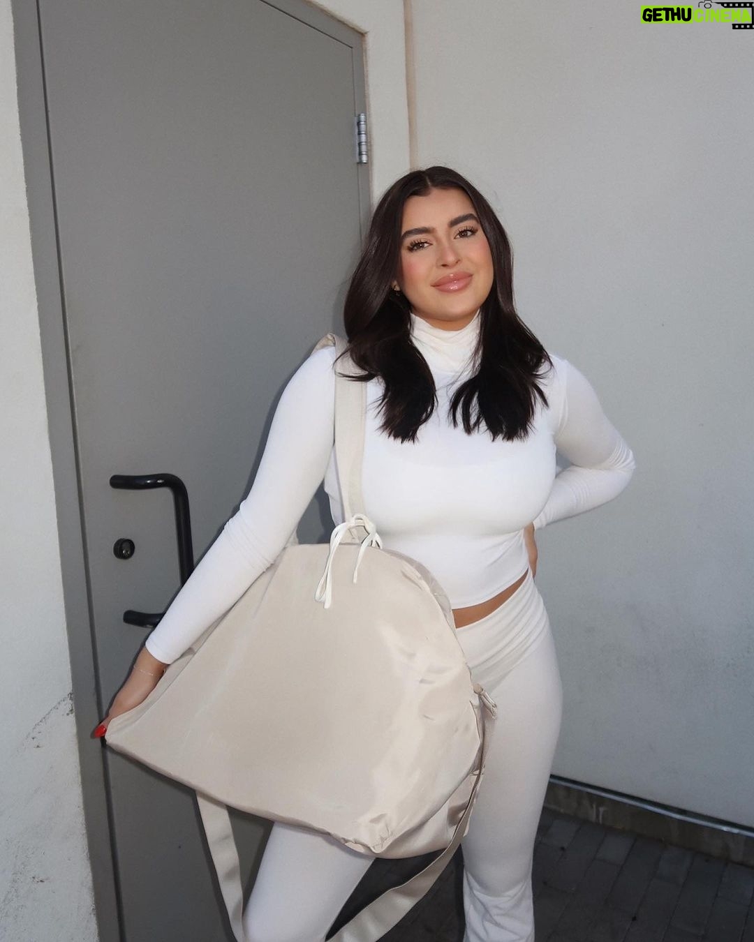 Kalani Hilliker Instagram - Travel in style this holiday season with the perfect Karry-All Bag 🎄🤍 last 3 days of the 12 days of Christmas 30% off site wide sale! Shop @karebykalani and use code HOLIDAYCHEER🧖🏼♀️💋✨