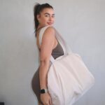 Kalani Hilliker Instagram - on the gooo 🚶🏻‍♀️🤍 Karefree Karryall bag exclusively sold on Kare.shop 🫶🏼 my go to bag for travel, gym, and everyday ✨ Scottsdale, Arizona