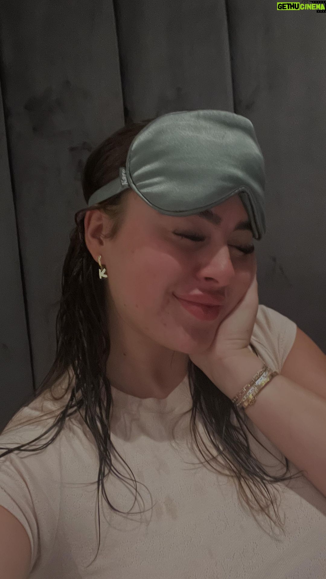 Kalani Hilliker Instagram - As it is mental health awareness month I wanted to make this video with some tips and tricks I use when I’m in a panic/anxiety attack or am experiencing anxiety/stress. Remember to take care of yourself and you are not alone🫶🩶 (longer video on my tik tok)