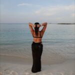 Kalani Hilliker Instagram – sweet escape🖤 Atlantis Bahamas