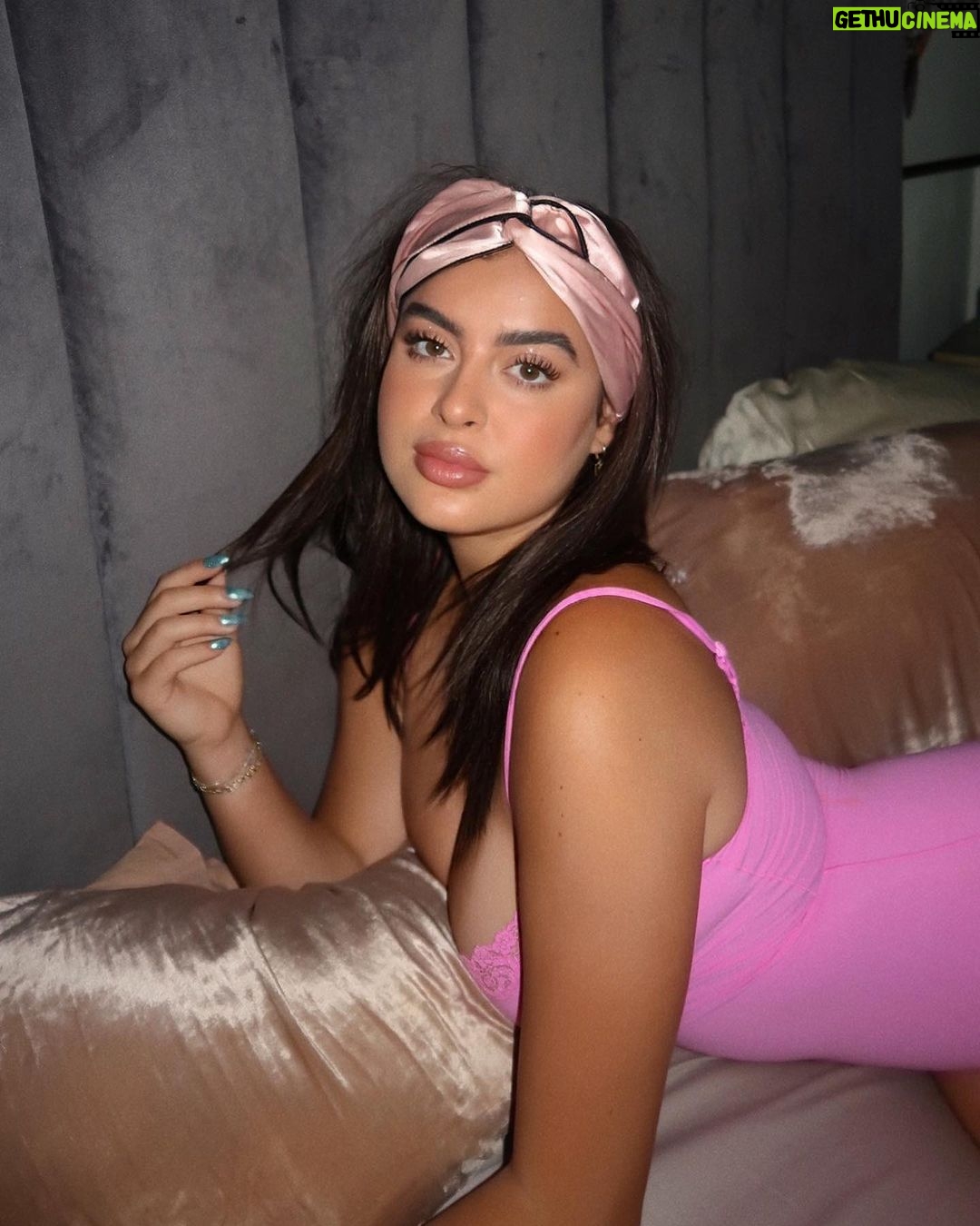 Kalani Hilliker Instagram - @karebykalani BLACK FRIDAY/ CYBER MONDAY SALE🛍️ take 30% off site wide by using the code THANKFUL4U 🫶🏼 the best gift to give to yourself and others this holiday season is some self care💕