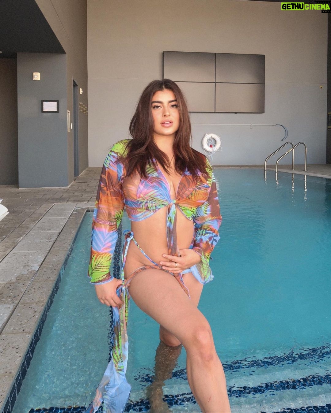 Kalani Hilliker Instagram - 100 degree weather is here🔥 @prettylittlething Scottsdale, Arizona