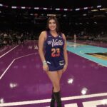 Kalani Hilliker Instagram - big suns girl☄️🖤 Phoenix Suns Stadium