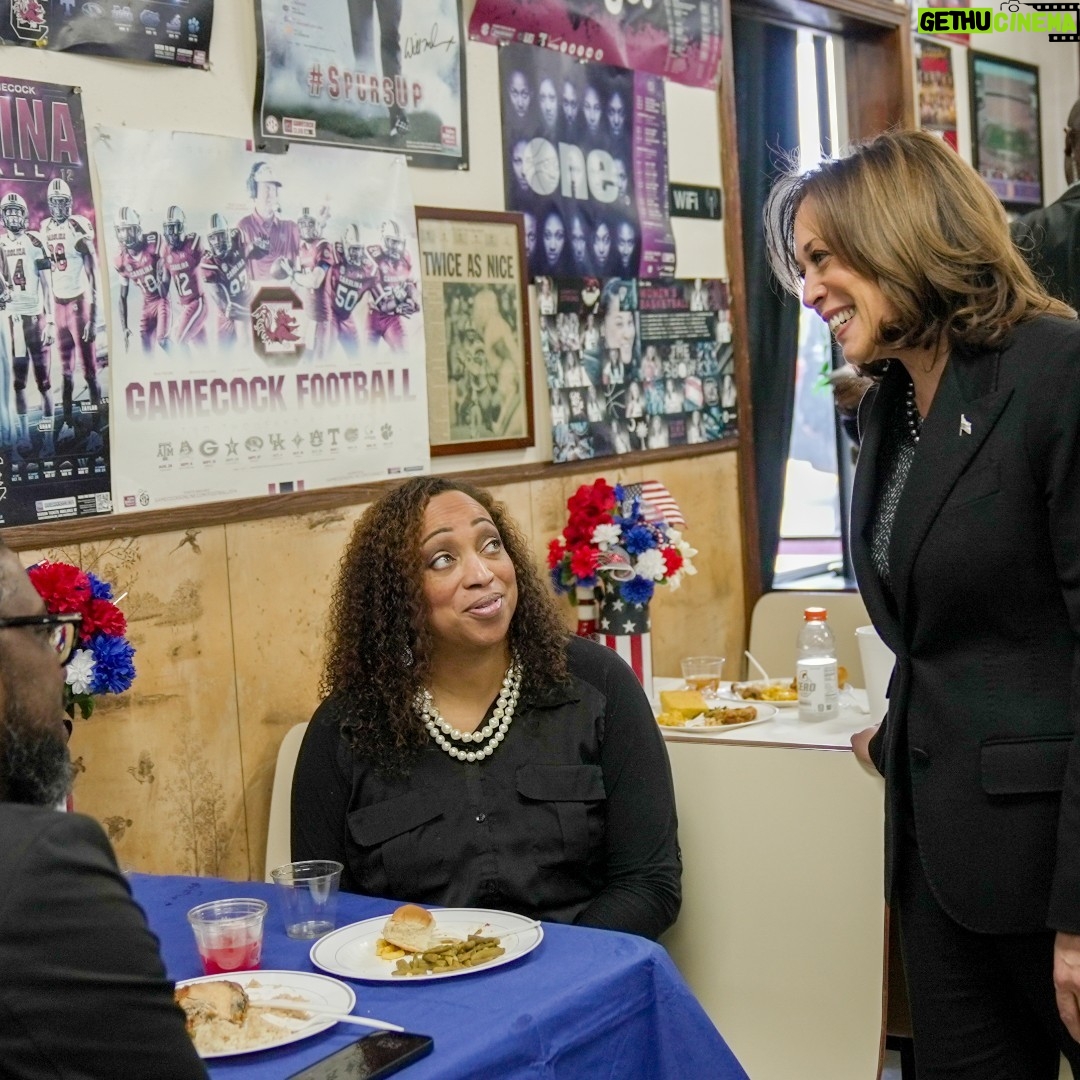 Kamala Harris Instagram - It was wonderful to be back in South Carolina. I stopped at Big T’s Bar-B-Que in Columbia to meet with supporters and remind them what's at stake in this election—from reproductive rights to gun violence prevention. Their voice matters.