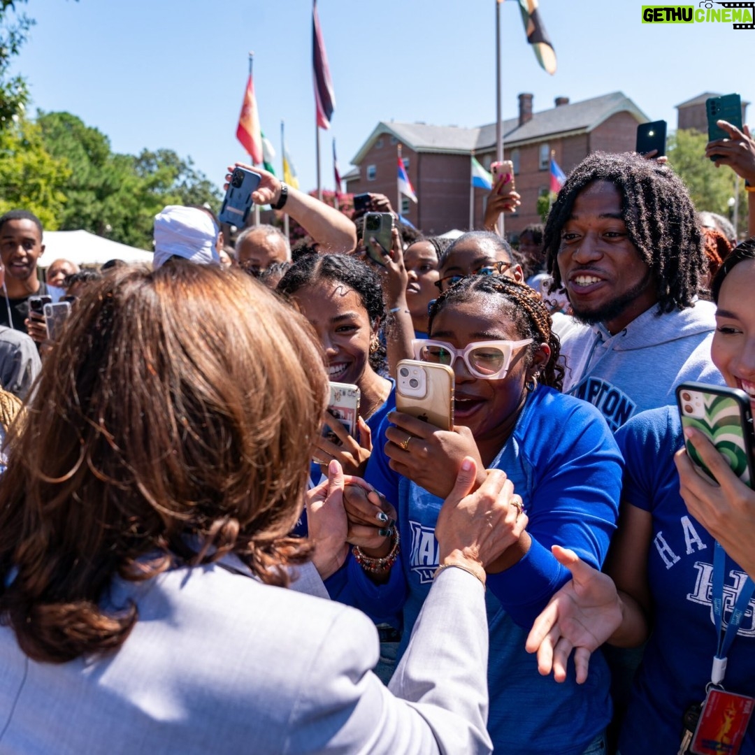 Kamala Harris Instagram - This year, I met with over 15,000 young leaders on college campuses across the country during my Fight for Our Freedoms College Tour. Here’s my message to you: On everything from fighting to end gun violence to protecting reproductive rights, our administration has your back.